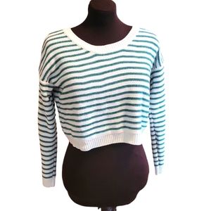 FOREVER 21 WHITE AND GREEN CROP LONG SLEEVE SWEATER